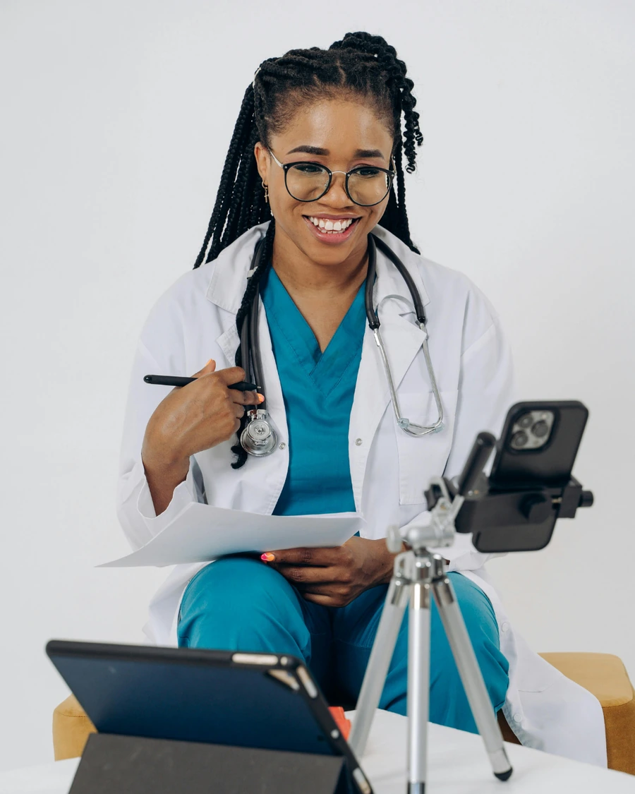 A KieTre nurse practitioner meeting with a patient by video